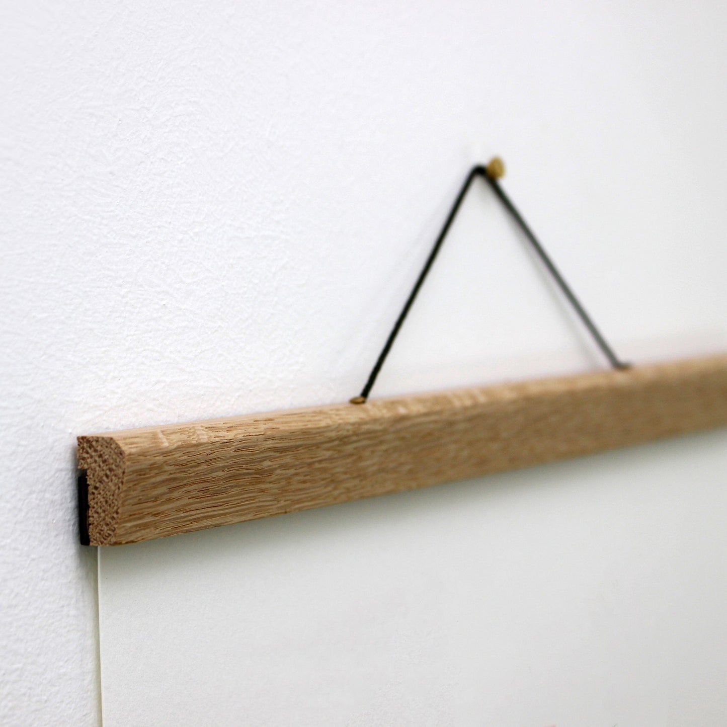 Oak wood hanging apparatus 